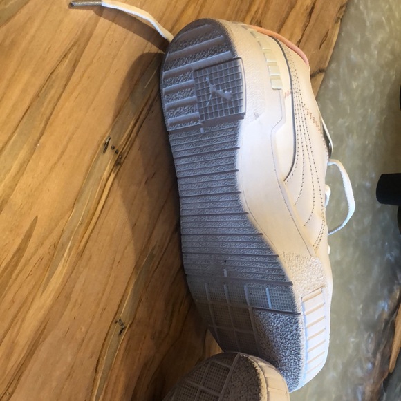 Brand new pumas worn twice 
Daughter gave to me. Just not my style but cute - Picture 4 of 5